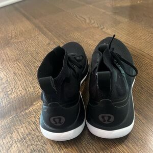 Charge feel mid womens workout shoe! Lululemon